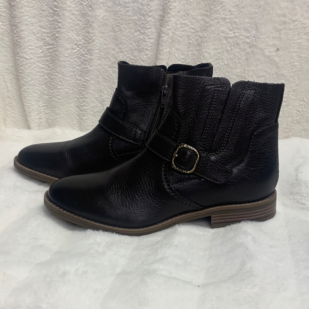 Clarks Brown Leather Ankle Booties Women’s Sz 8.5 Short Boots Slip on Shoe